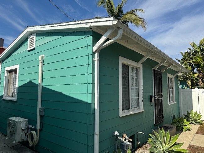 4543 1/2 Alumni Ave, Unit 4543 1/2 Alumni Ave in Los Angeles, CA - Building Photo - Building Photo