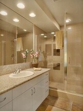 511 W Mercer Pl in Seattle, WA - Building Photo - Building Photo