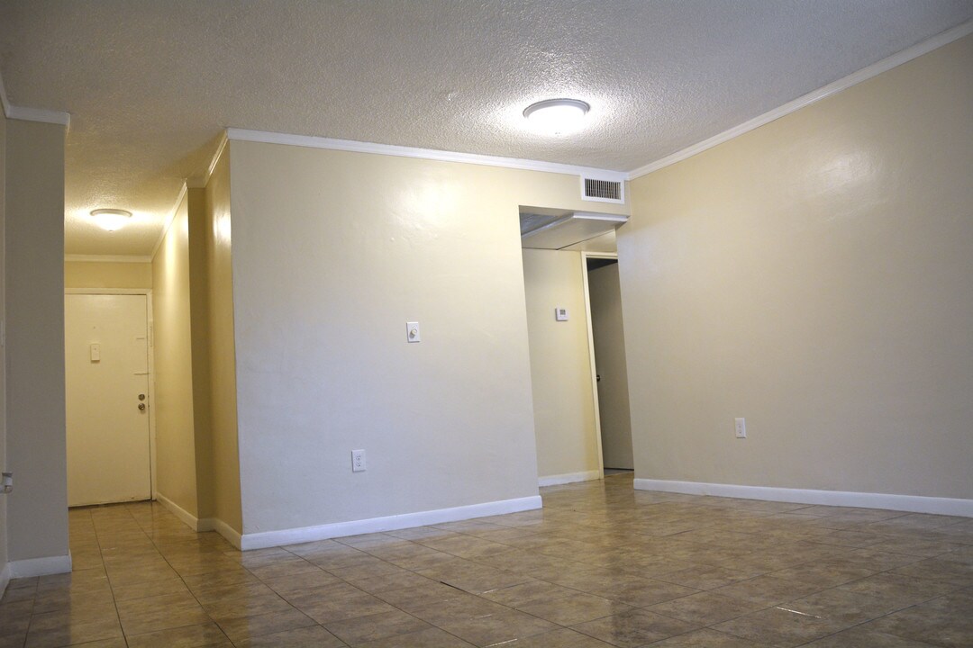 2498 SW 17th Ave, Unit 4104 in Miami, FL - Building Photo