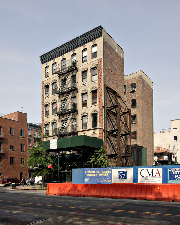 93 Avenue D in New York, NY - Building Photo