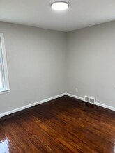 2413 Coy Ave in Kalamazoo, MI - Building Photo - Building Photo