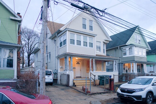 470 Hollister Ave in Bridgeport, CT - Building Photo - Building Photo