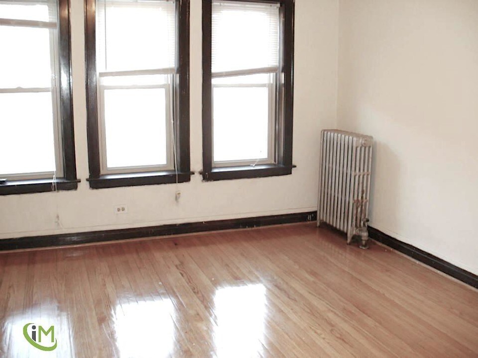 4257 W Addison St-Unit -03 in Chicago, IL - Foto de edificio