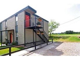 203 Love St in Weatherford, TX - Building Photo