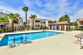 4747 Nara Vista Way, Unit 202 in Las Vegas, NV - Foto de edificio - Building Photo
