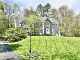 126 Walnut St in Shrewsbury, MA - Building Photo