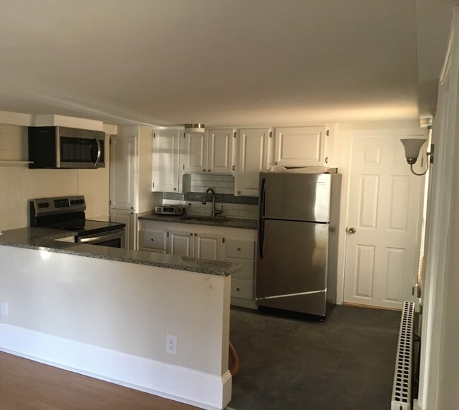 6 Winter Ave, Unit 1