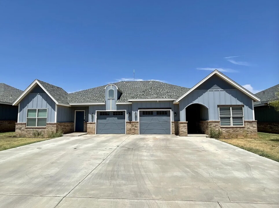 2510 111th St in Lubbock, TX - Building Photo