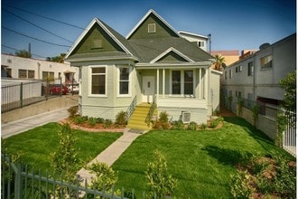 130 S Bonnie Brae St in Los Angeles, CA - Building Photo - Building Photo