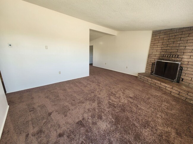 6646 Sahara Ave in Twentynine Palms, CA - Building Photo - Building Photo