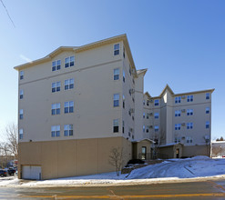 Village Place Apartments 55+ in Buffalo, MN - Foto de edificio - Building Photo