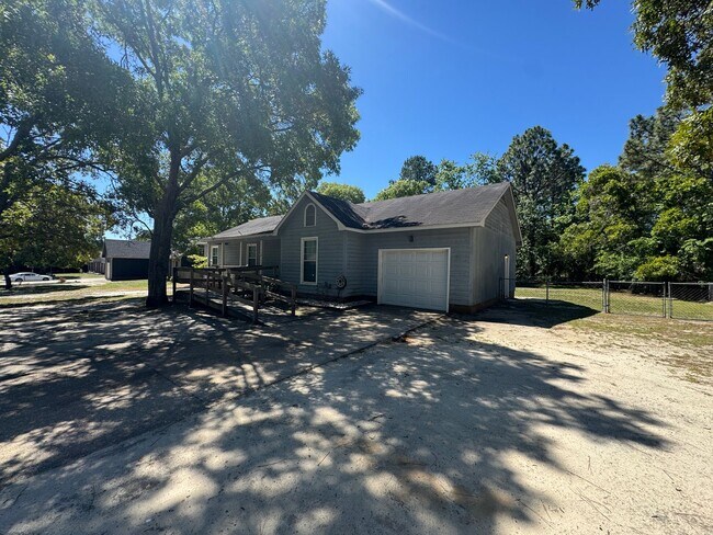 6861 Woodmark Dr in Fayetteville, NC - Building Photo - Building Photo