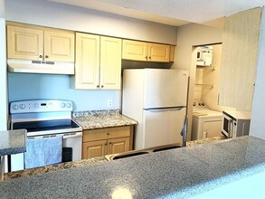2915 Winkler Ave in Ft. Myers, FL - Building Photo - Building Photo