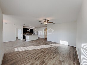 3223 Magnolia Meadows Dr in Plant City, FL - Foto de edificio - Building Photo