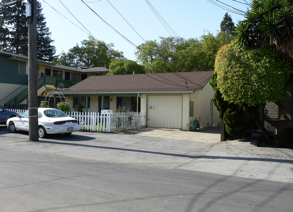 38-40 Nueva Ave in Redwood City, CA - Building Photo