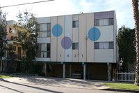 1529 Junipero Ave in Long Beach, CA - Foto de edificio - Building Photo