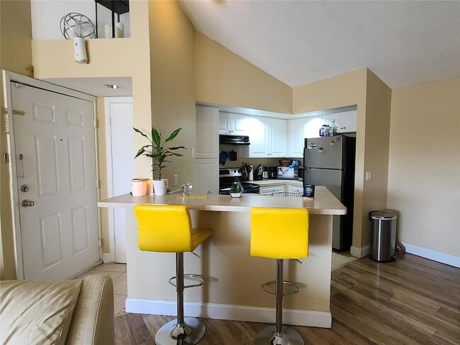 4630 Commander Dr, Unit 1038 in Orlando, FL - Foto de edificio - Building Photo