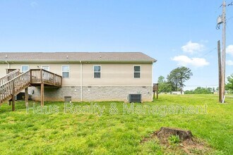 1709 Evans Rd in Clarksville, TN - Foto de edificio - Building Photo