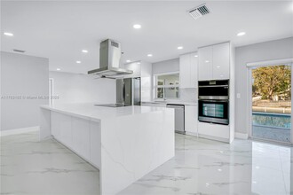 6241 SW 16th St in Plantation, FL - Building Photo - Building Photo