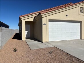 2553 Sycamore Ave in Kingman, AZ - Building Photo - Building Photo