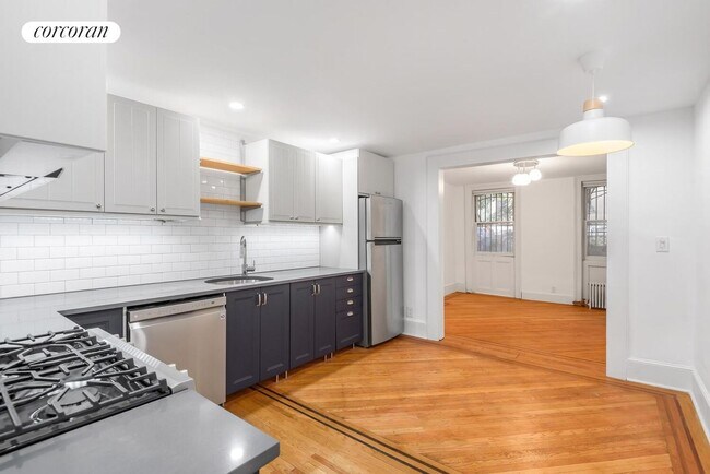 125 Gates Ave in Brooklyn, NY - Building Photo - Building Photo