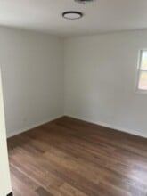 105 N Russell St in Marion, IL - Building Photo - Building Photo