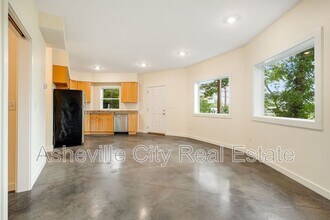 50 Logan Ave in Asheville, NC - Building Photo - Building Photo