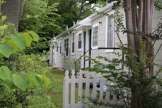 912 Oxmoor Rd in Homewood, AL - Building Photo - Building Photo