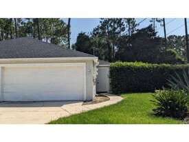 33 Bunker View Dr in Palm Coast, FL - Building Photo