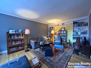 30 Longwood Ave in Brookline, MA - Foto de edificio - Building Photo