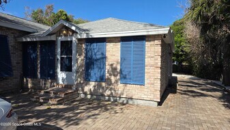 1550 S Atlantic Ave, Unit 3 Bed in Cocoa Beach, FL - Building Photo