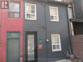 58 Manning Ave in Toronto, ON - Building Photo