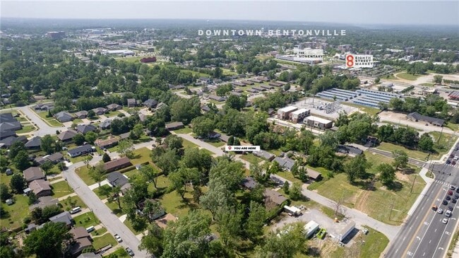 908 SE 11th St in Bentonville, AR - Building Photo - Building Photo