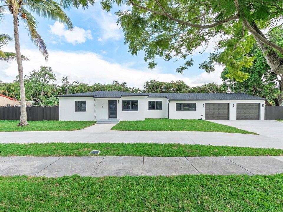 15340 N Miami Ave in Miami, FL - Building Photo