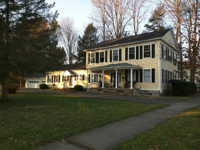 92 S Main St, Unit 3 photo'