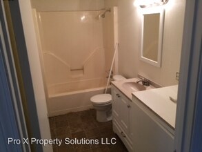 1303 E 9th St in Pittsburg, KS - Building Photo - Building Photo