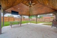 15922 N Place Dr in Houston, TX - Building Photo - Building Photo