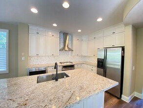 25 Caledon Ct in Aliso Viejo, CA - Foto de edificio - Building Photo