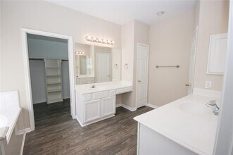 3006 Breakers Point Dr in Friendswood, TX - Building Photo - Building Photo