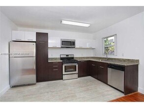 1125 9th St in Miami Beach, FL - Building Photo - Building Photo
