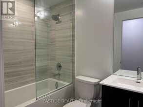 180 Front St E in Toronto, ON - Building Photo - Building Photo