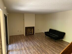 3810 Saxon Dr in New Smyrna Beach, FL - Building Photo - Building Photo
