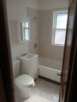 4107 W Cermak Rd, Unit Coachhouse in Chicago, IL - Building Photo