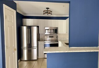 80 Paddle boat Ln in Hilton Head Island, SC - Building Photo - Building Photo