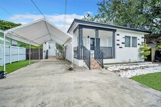 277 NW 48th St in Miami, FL - Building Photo - Building Photo