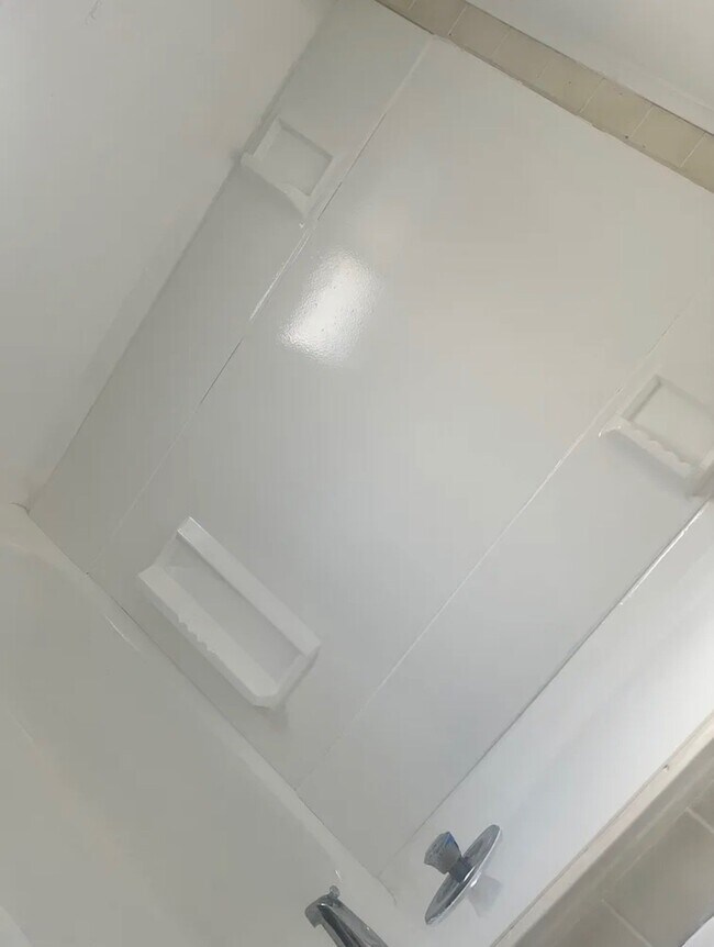 255 Waite Ave in Rahway, NJ - Building Photo - Building Photo