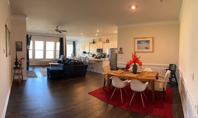 62 Fox Cove Rd in Hendersonville, NC - Foto de edificio - Building Photo