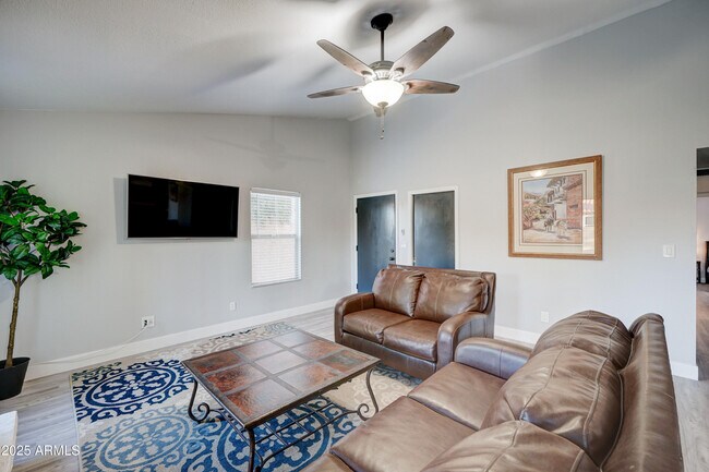 2230 E Flossmoor Ave in Mesa, AZ - Building Photo - Building Photo