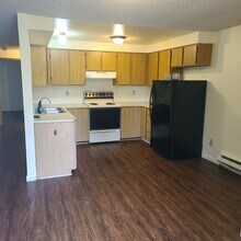 903 31st St NE, Unit B in Auburn, WA - Building Photo - Building Photo