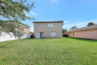 2069 Marblehead Way in Port St. Lucie, FL - Foto de edificio - Building Photo